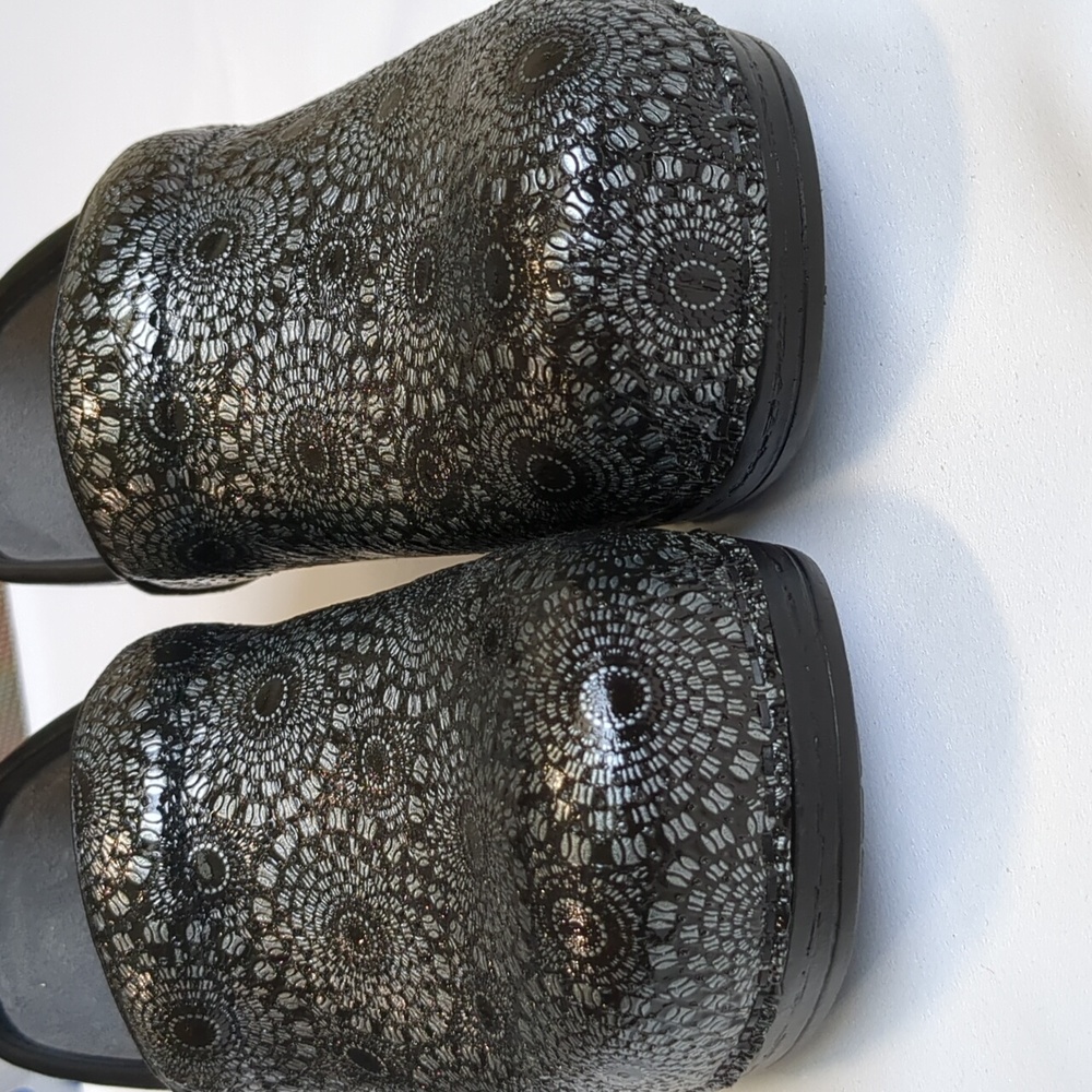 Dansko Pro XP Medallion Metallic Leather Slip Resistant Clog Sz EU 36/US 5.5-6 - Picture 14 of 16